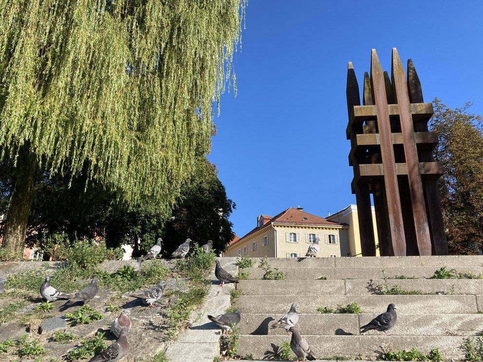 Ansicht des Denkmals vom Ufer des Inns aus