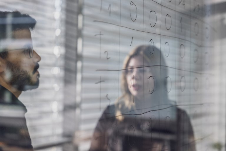Dr. Jelena Mitrović und Mehdi Ben Amor vom Lehrstuhl f&uuml;r Data Science; Foto: Universit&auml;t Passau 