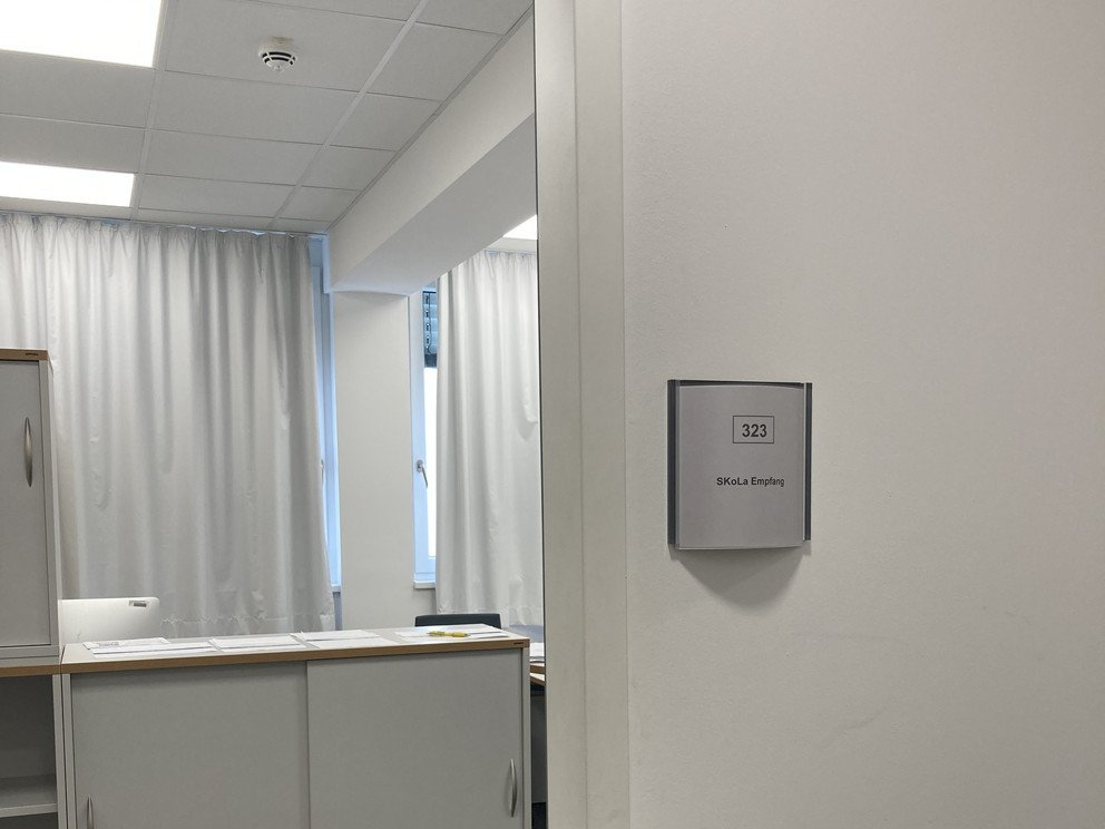 SKoLa Empfangsraum Eingang Zimmer 323