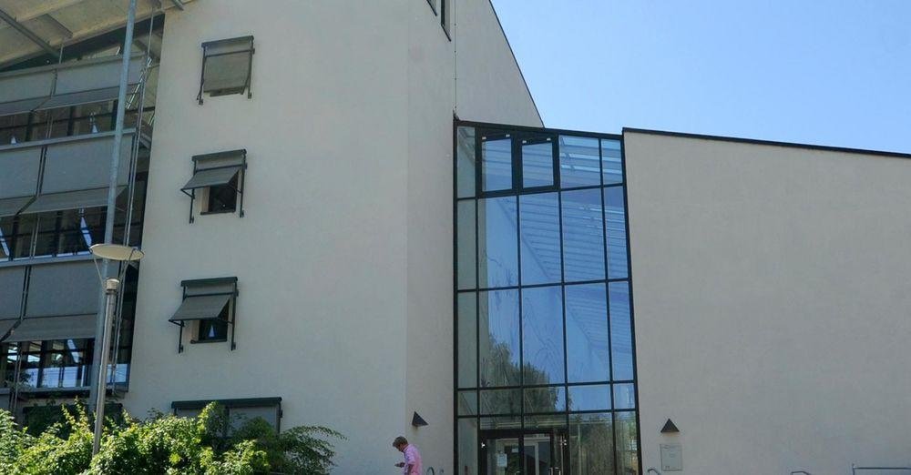 Das Gebäude Juridicum ist der Sitz der Juristischen Fakultät