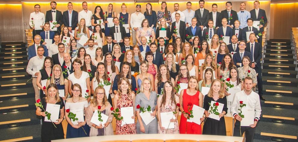 Graduates of the WiWi Faculty