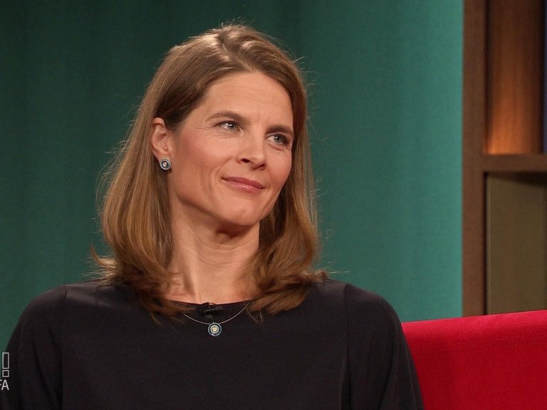 NS-Expertin Dr. Linda von Keyserlingk-Rehbein von der Universit&auml;t Passau auf dem Roten Sofa des NDR (Screenshot aus der Sendung; Copyright: NDR)