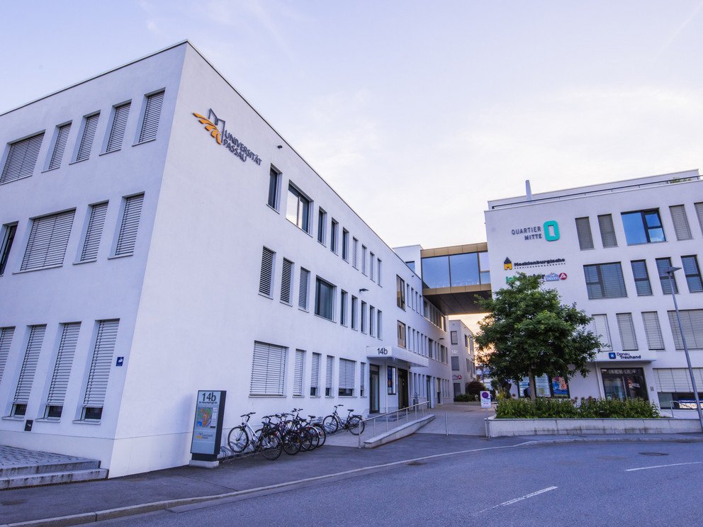 Universitätsgebäude in der Dr-Hans-Kapfinger-Straße