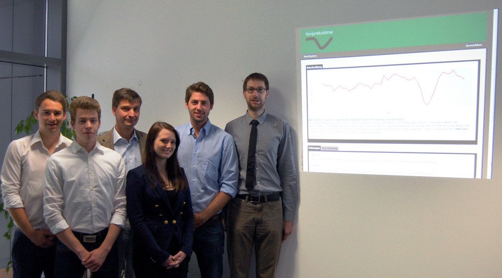 (v. l.): Ferdinand von Fumetti, Nicolas B&uuml;ttner (beide INSTEAD), Prof. Dr. Johann Graf Lambsdorff, Jennifer McNeilly, Luca Reulecke (beide INSTEAD) und Prof. Dr. Michael Scholz.