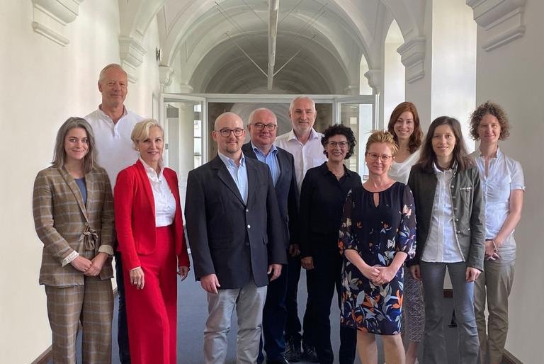 Die Organisatorinnen/Organisatoren und die Referentinnen/Referenten des Symposiums