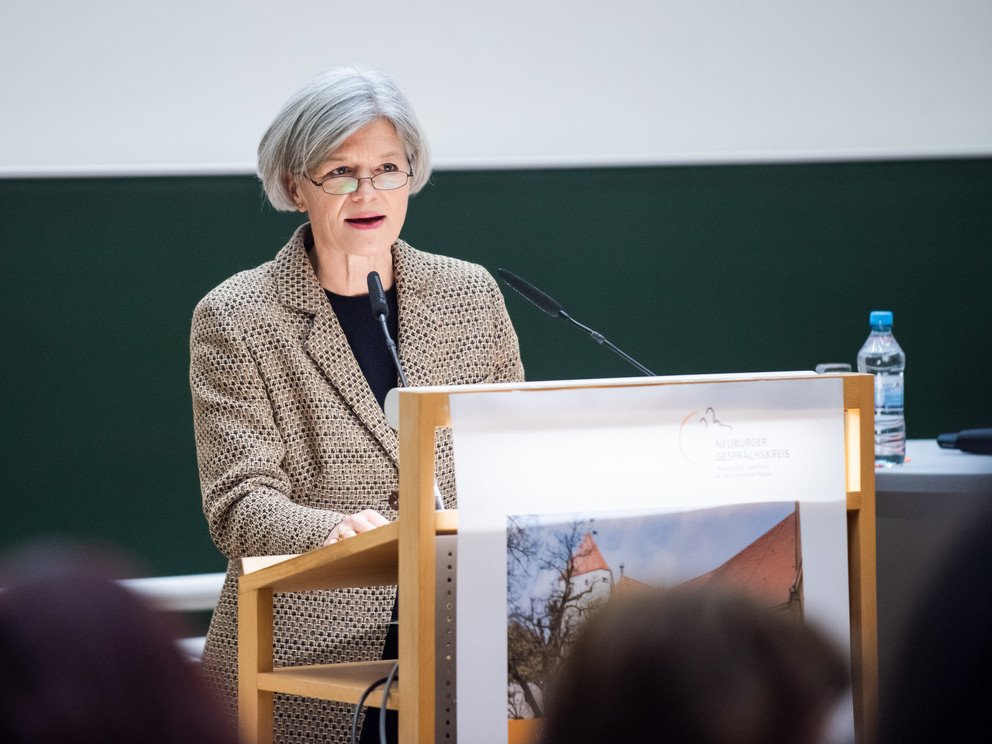 Pr&auml;sidentin Prof. Dr. Carola Jungwirth bei der offiziellen Begr&uuml;&szlig;ung