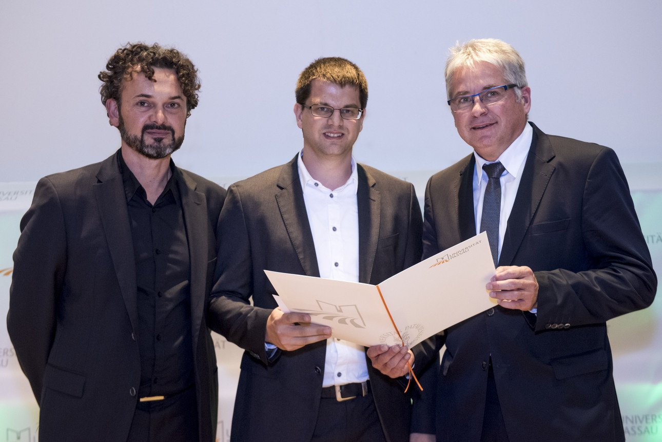 Von links nach rechts: Vizepr&auml;sident Prof. Dr. Harry Haupt, Prof. Dr. Sven Apel, Dr. Alexander von Rhein, Johannes Lechner (Vorstand Sparda-Bank)