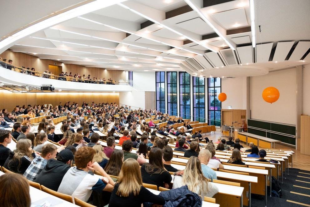 Studierende im Audimax der Universität Passau.