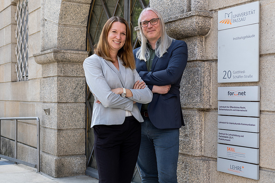 Anneliese Fraser und Matthias Fuchs sind das neue Geschäftsführungsteam des ZLF an der Universität Passau. Foto: Florian Stelzer 