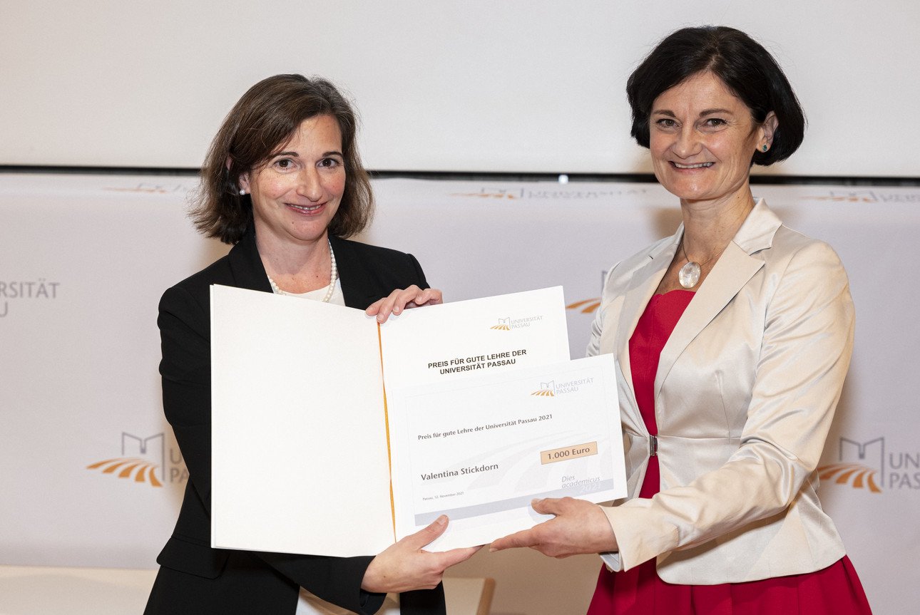 Prof. Dr.&nbsp;Bettina Noltenius (links) und Valentina Stickdorn