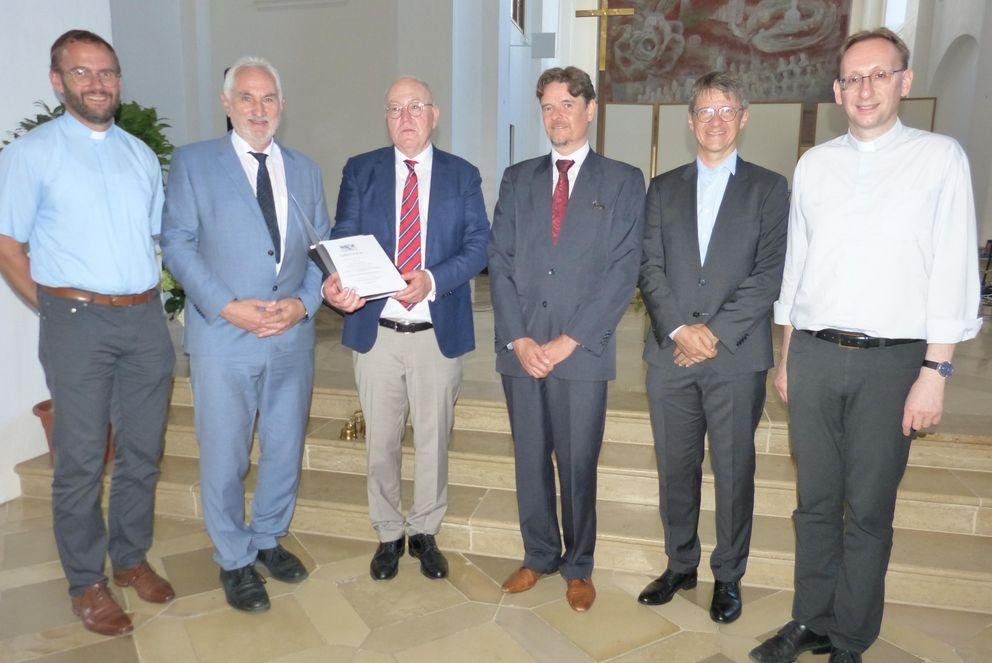 Feierliche Verabschiedung, Gruppenbild: Andreas Erndl, Prof. Dr. Ulrich Bartosch, Prof. Dr. Hermann Stinglhammer, Prof. Dr. Malte Rehbein, Prof. Dr. Bernhard Bleyer und Dr. Franz Haringer (v. l. n. r.); Foto: Theresia Wildfeuer