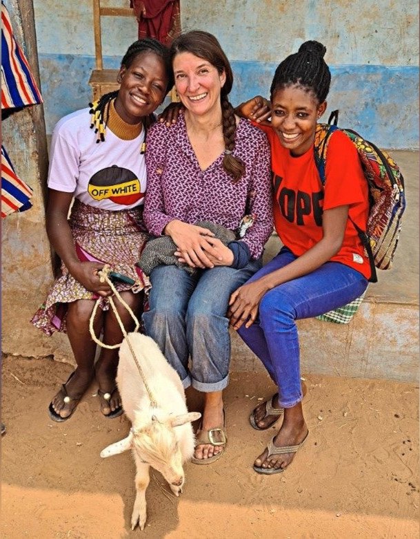 Juliana, Stefanie Wehner und Mathilde (v.l.) in Nayorku in Nordghana. 