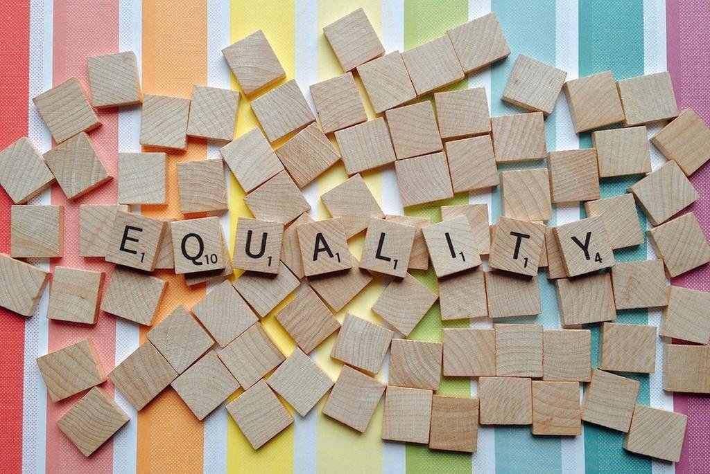 Dekorationsbild mit Schriftzug "Equality"