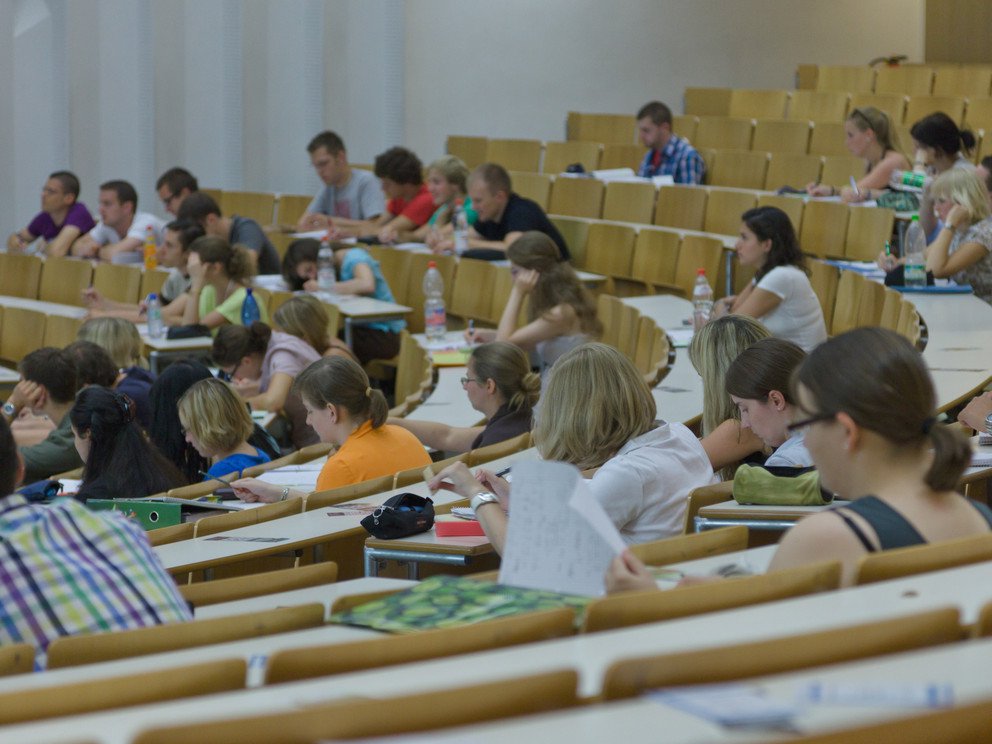 Studierende im Hörsaal