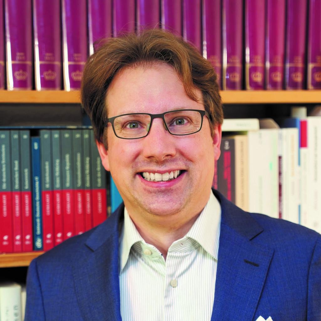 Porträt von Dr. Simon Donig