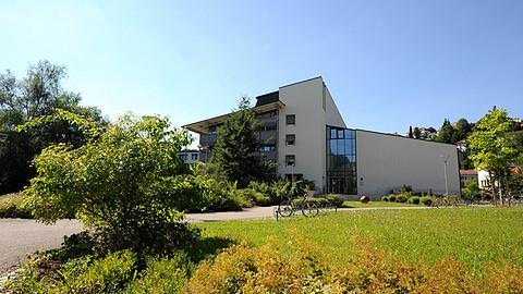 Blick von der FIM auf das Juridicum (JUR)