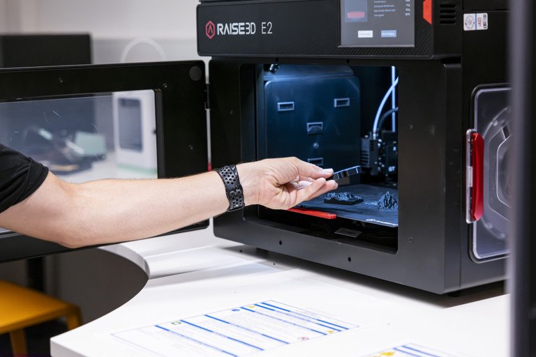 Dekoratives Bild der Kachel 'Raised3d E2'
