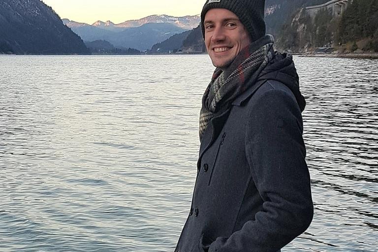 Dekoratives Bild der Kachel 'Das sagen unsere Alumni'