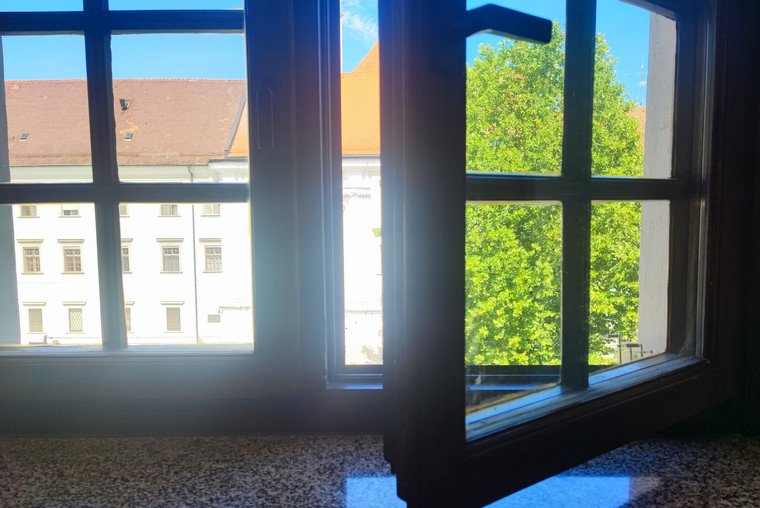 Geöffnetes Fenster