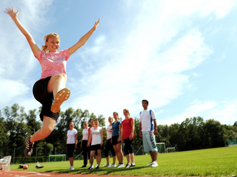 Direkt hinter dem ITZ liegt der Sportplatz