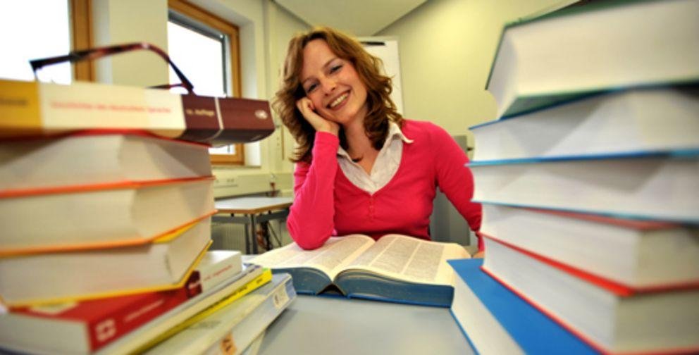 Sprach- und Textwissenschaften Sprach- und Textwissenschaften