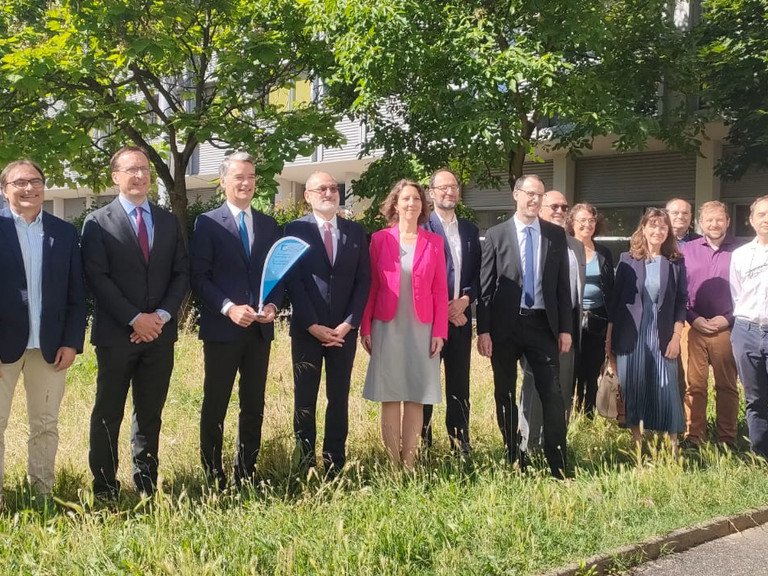 (from left to right): Ulrich Bartosch, Lionel Brunie, Jan Hendrik Schumann, Philippe Gr&eacute;ciano, Fr&eacute;d&eacute;ric Fotiadu, Jessica Engel, Harald Kosch, Alexander Krebs, Ernesto Damiani, Nadia Bennani, Gabriele Gianini, Florian Wahl, Előd Egyed-Zsigmond.