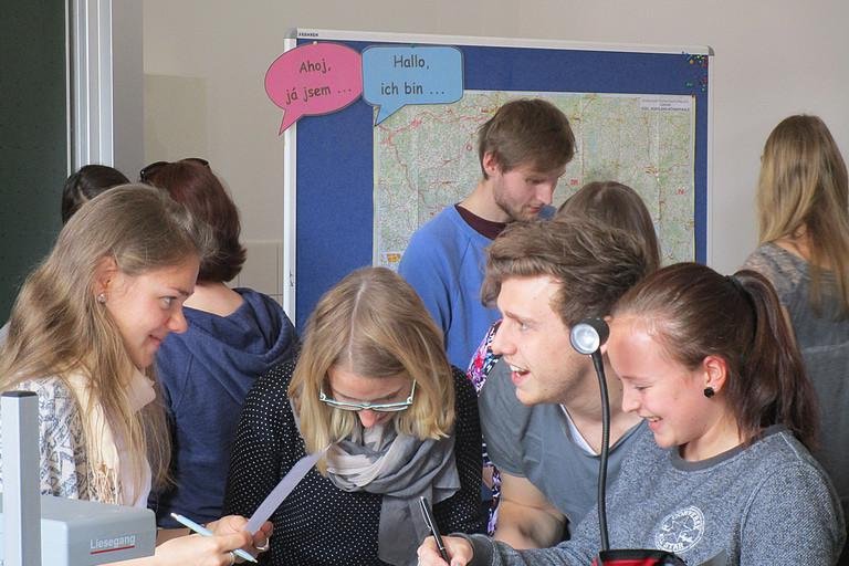 Dekoratives Bild der Kachel 'Fr Studierende'