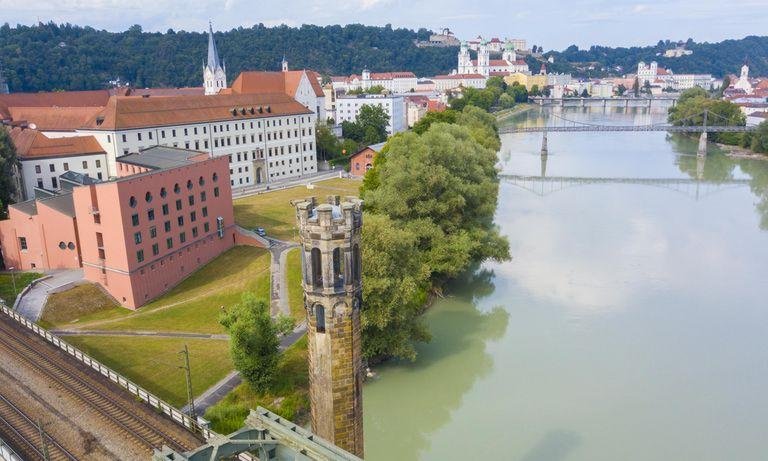 Aerial view of the Philosophicum and the Nikolakloster