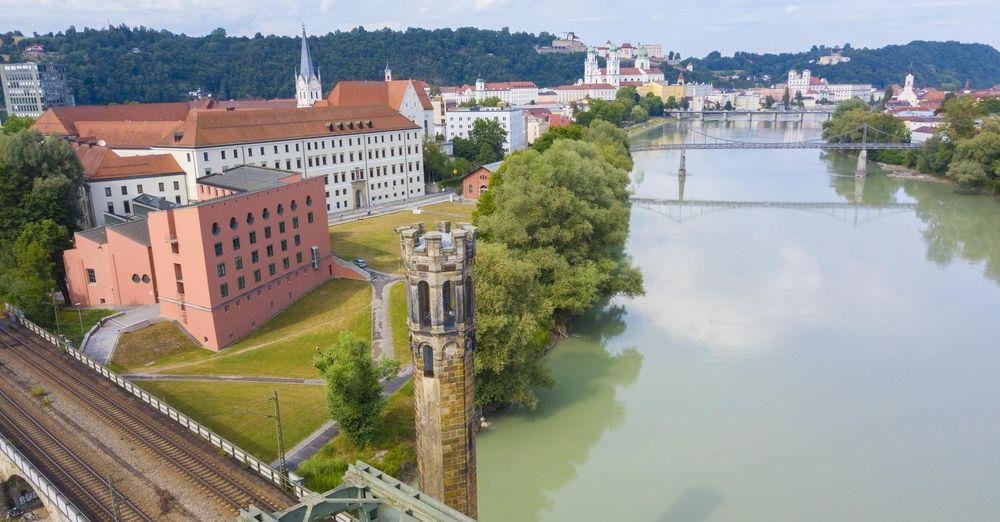 Aerial view of the Philosophicum and the Nikolakloster