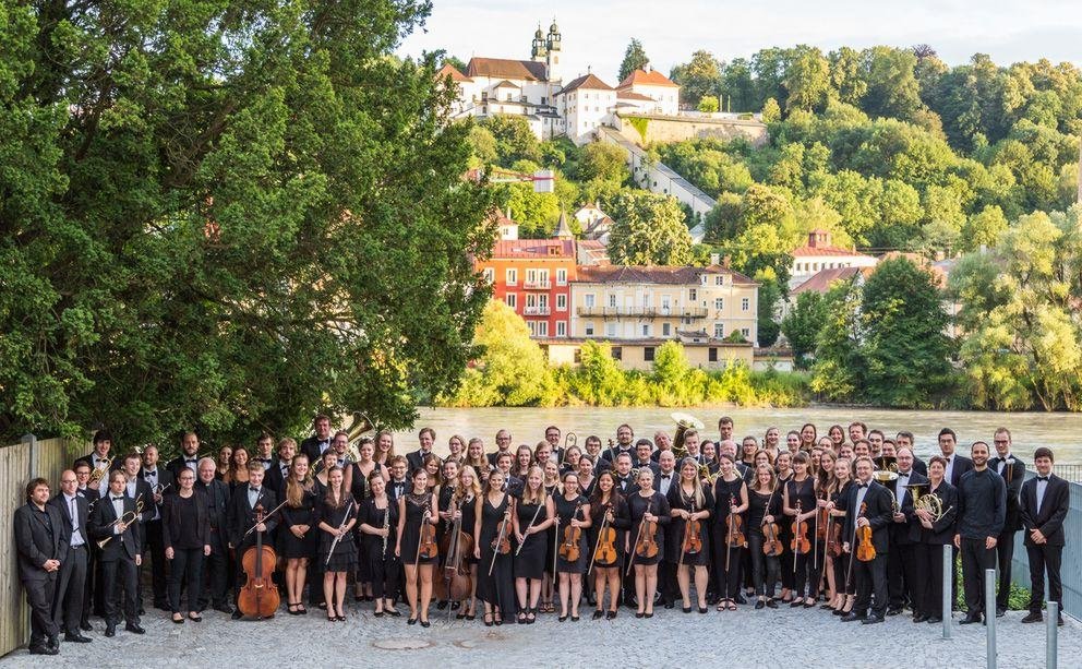 The Passau University Orchestra The Passau University Orchestra