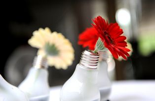Floral decoration in light bulbs