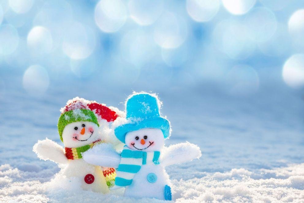 Schneemänner im Schnee