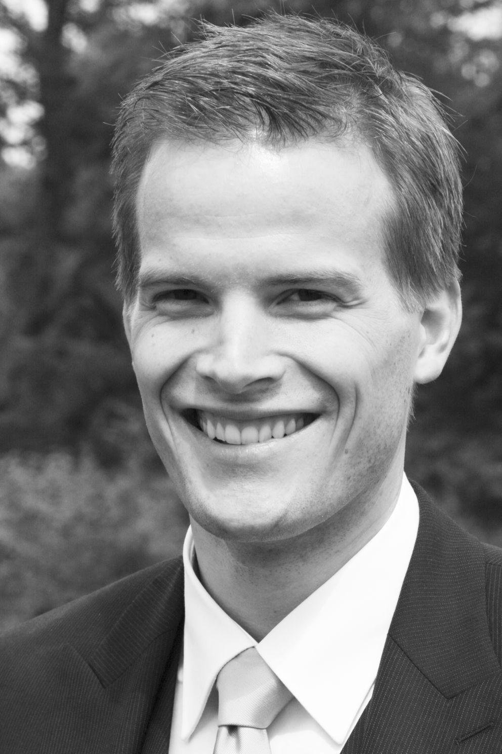 Dr. Christian Thiemann Dr. Christian Thiemann
