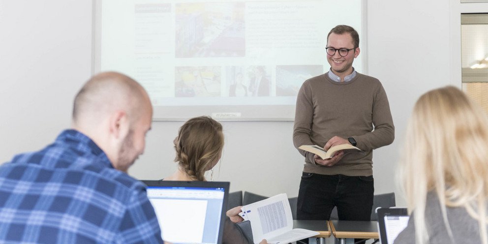 Studierende im Seminar