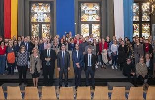 [Translate to Französisch:] Das Bild zeigt ein abschließendes Gruppenfoto.