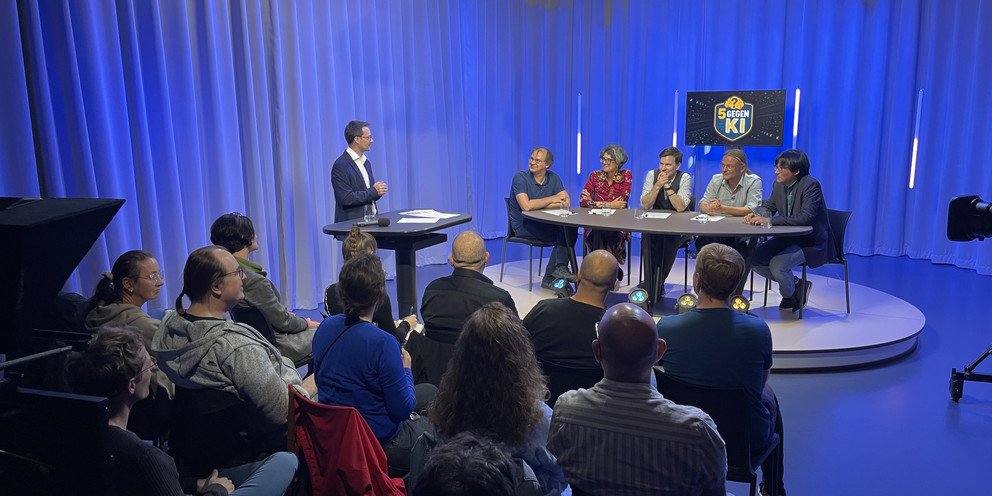 Ein Professorenteam der Universität Passau tritt gegen KI an.