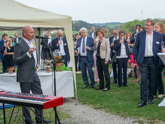 Dr. Arno Lippert