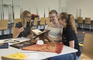 Andere Kulturen zum Anfassen: Viele Projekte der Universität Passau stehen in einem internationalen Zusammenhang.