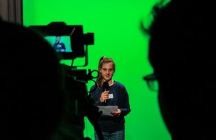 [Translate to Englisch:] Sendeproduktion im TV-Studio