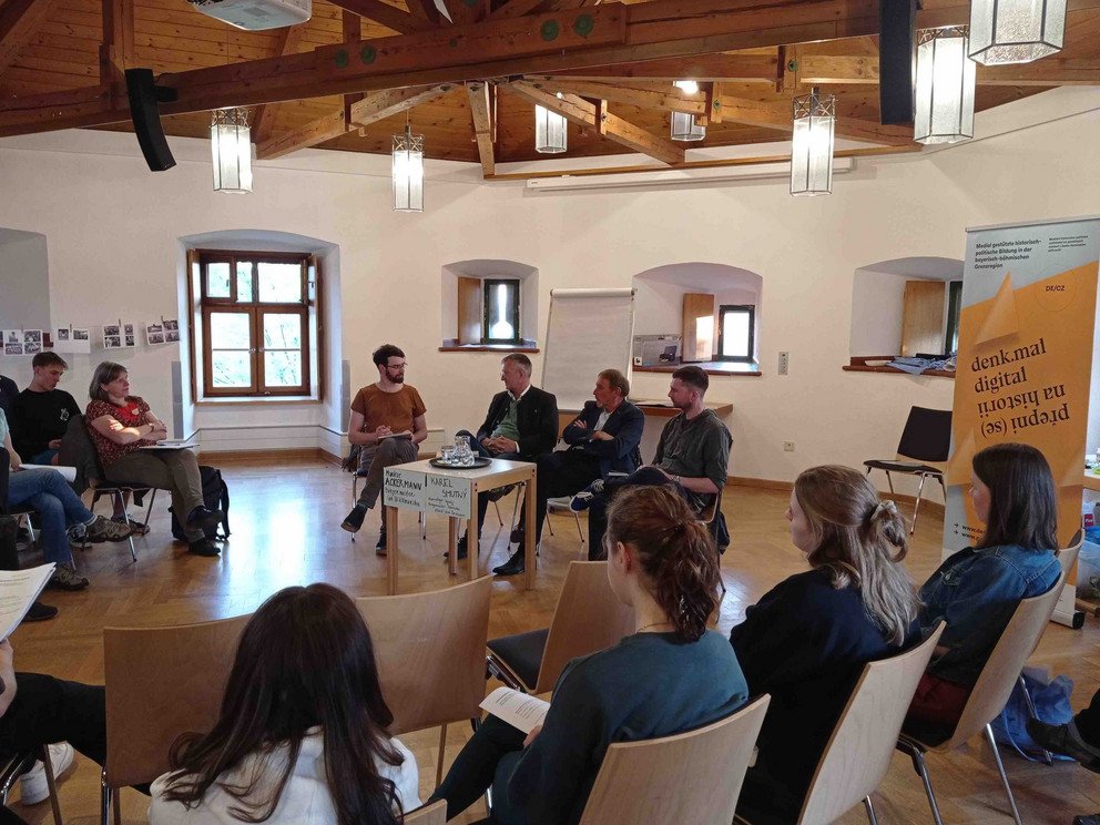 H&ouml;ll/L&iacute;skov&aacute;