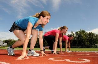 Leichtathletik unter Anleitung eines Übungsleiters