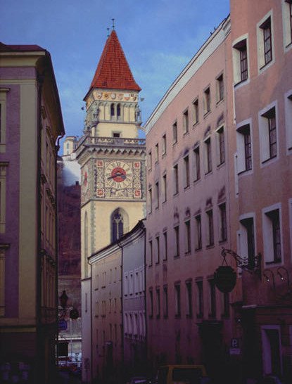 Alley leading to Passau city hall