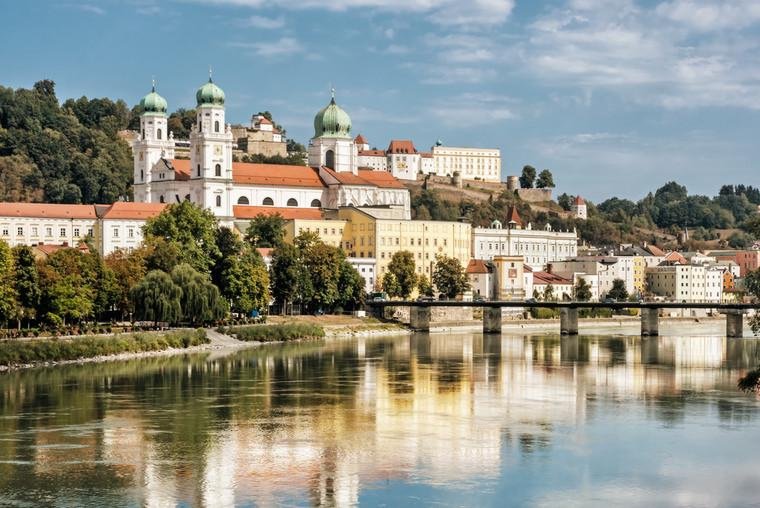 Blick über den Inn auf den Passauer Dom
