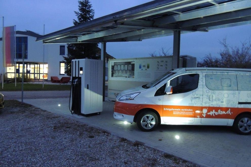 Elektroauto in der Nacht Elektroauto in der Nacht