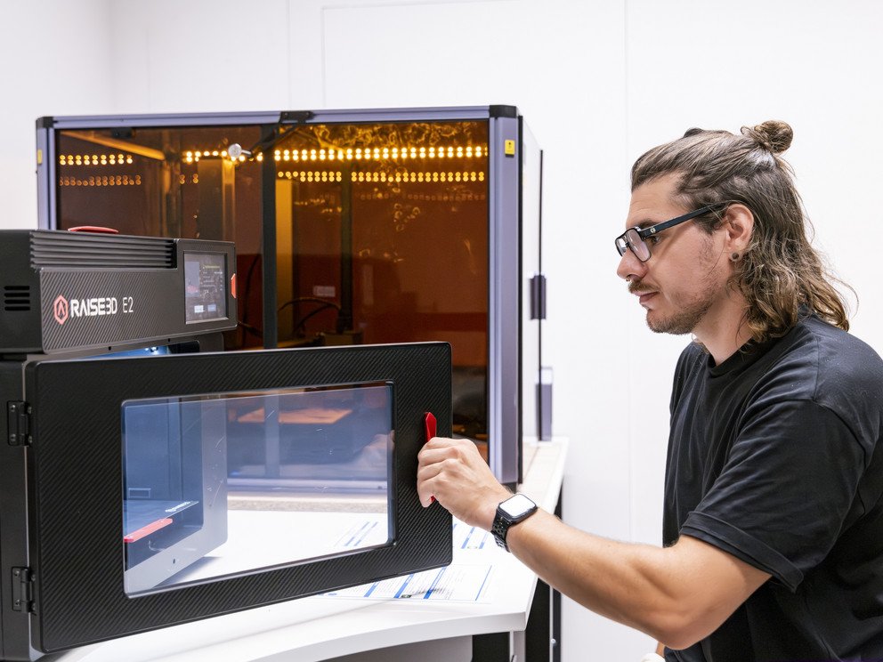 3D Drucker mit Person 