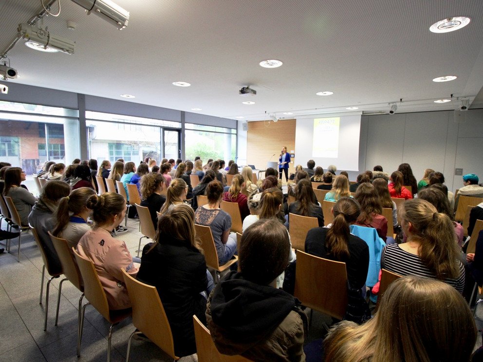 Begrüßung durch Organisatorin Marie-Helene Wünsch 