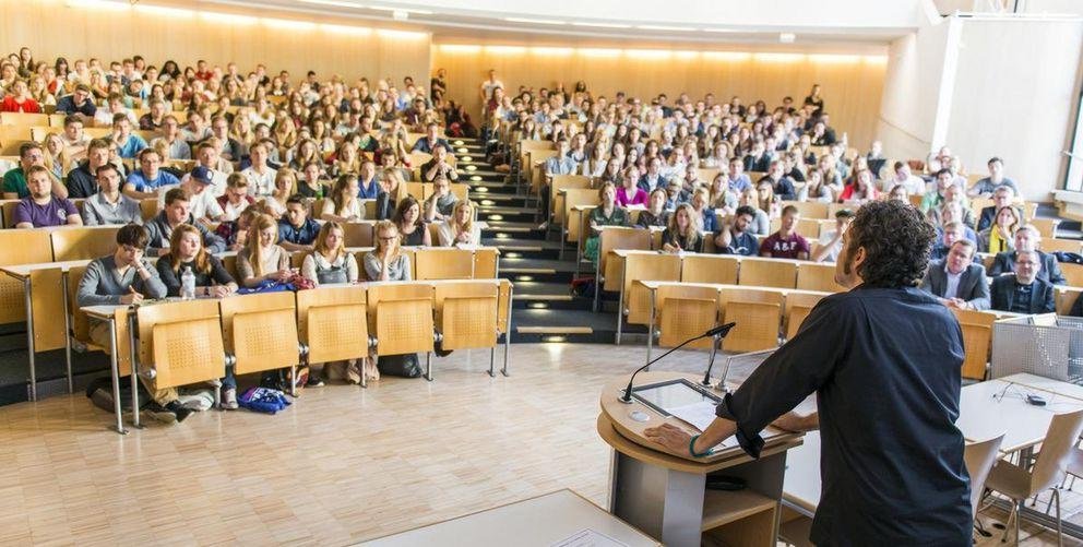 Vorlesung im Audimax an der Universität Passau