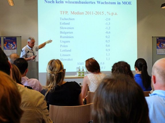 Vortrag von Dr. Ognian Hishow, Foto: Florian Rampelt