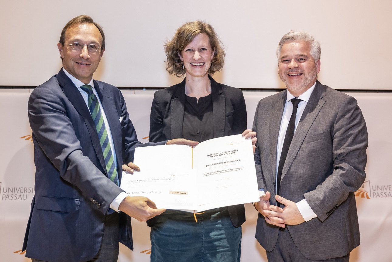 Dr. Laura-Theresa Kr&uuml;ger