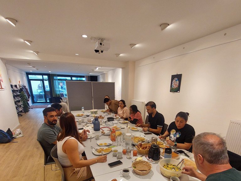 Intergenerational Caf&eacute;
